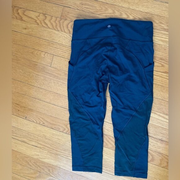 lululemon Sweat Your Heart Out Mid-Rise Crop 21” - EUC - Picture 3 of 5